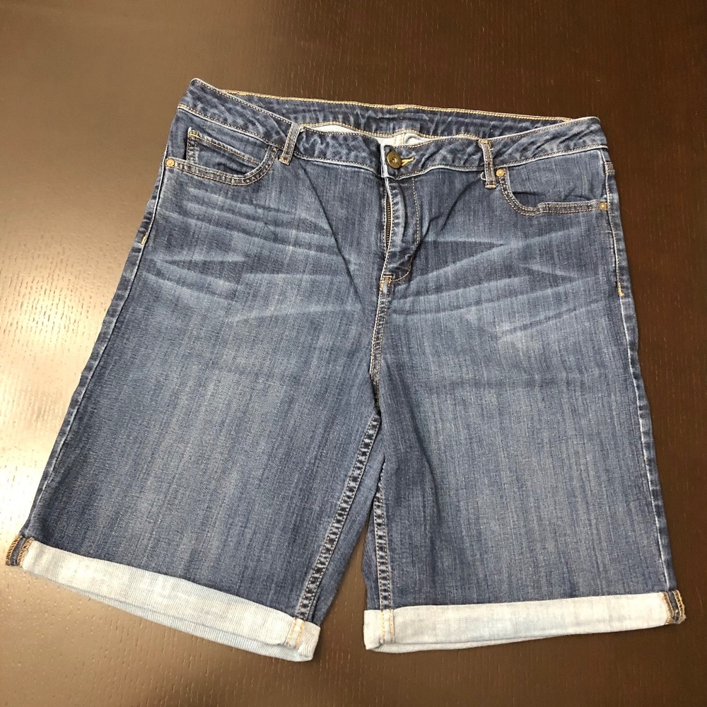 Simply Vera Vera Wang Womens' jean shorts, 14, VGUC